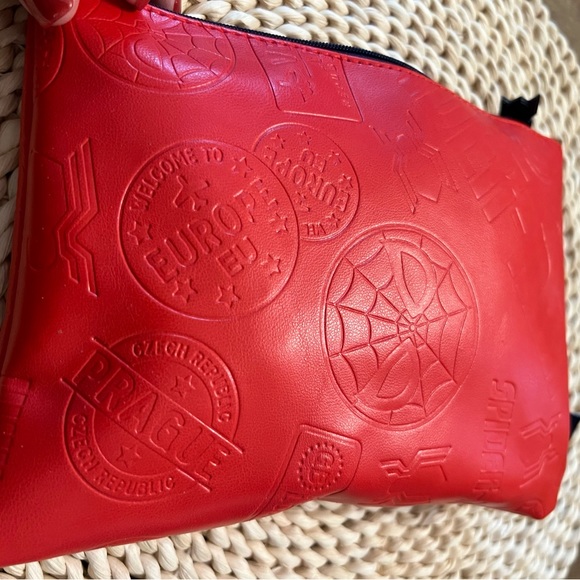 SPIDER-MAN UNITED AIRLINES FIRST CLASS LIMITED EDITION AMENITY KIT 2018-19 - Picture 6 of 13